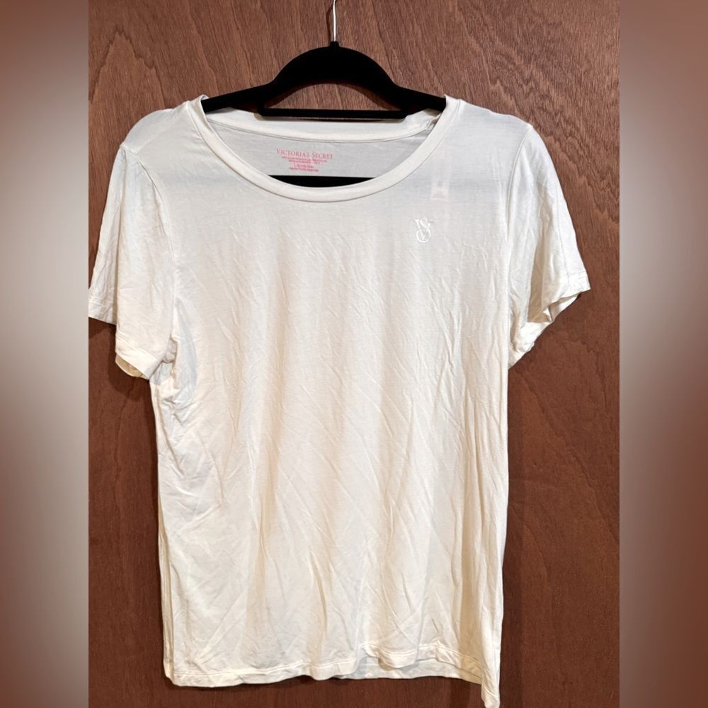 NWT Victoria’s‎ Secret T-shirt size L